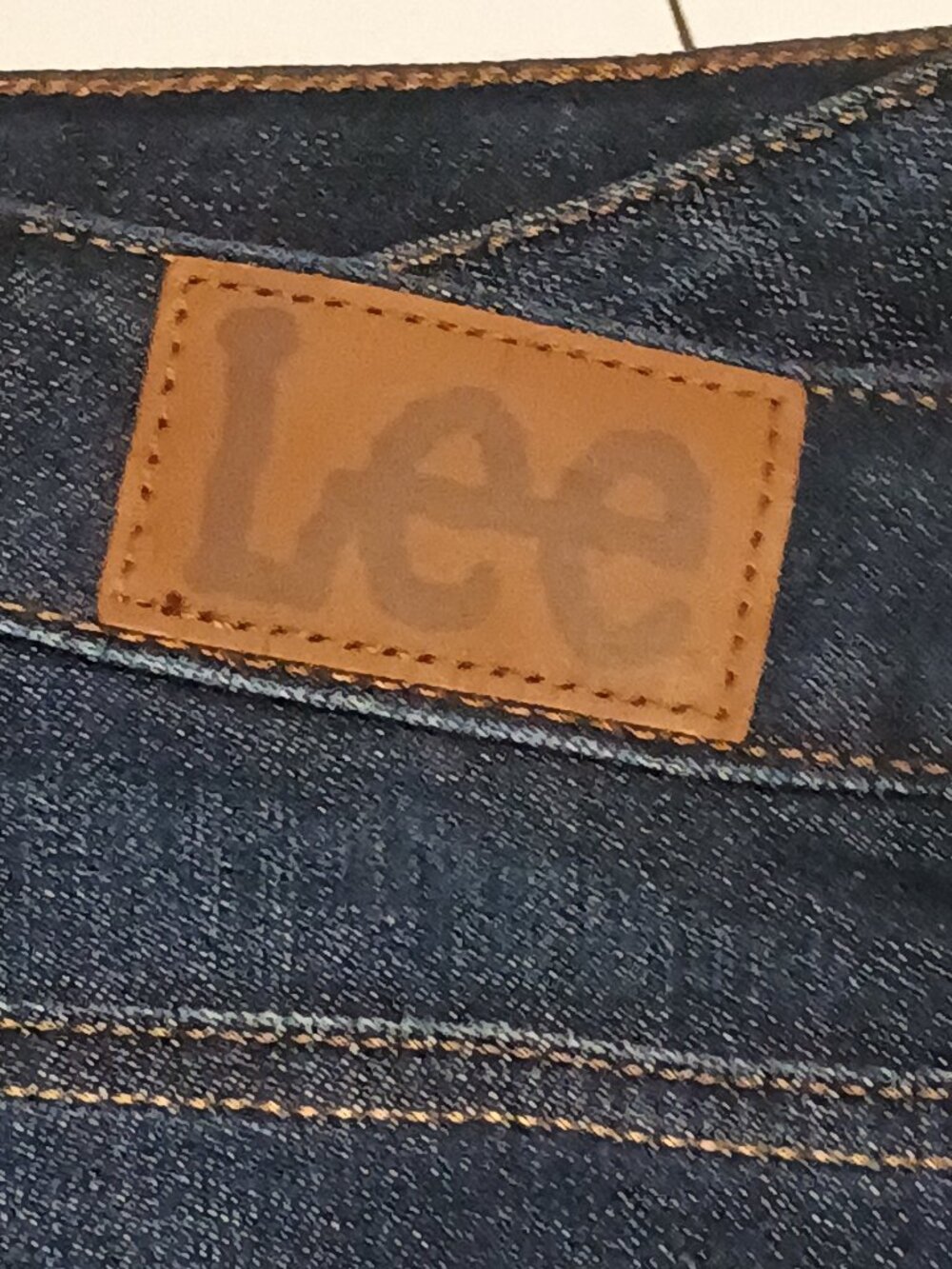 Lee Women’s Plus Size 24M Dark Wash Mid Rise Straight Leg Jeans NWT Regular Fit - Picture 8 of 9